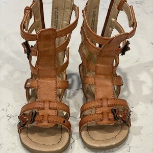 The children’s place gladiator sandals size 6 toddler